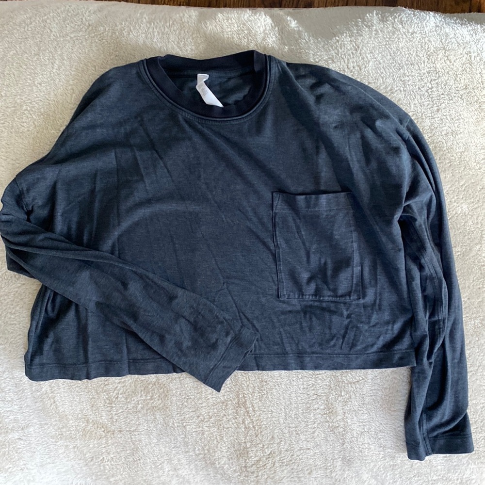 Lululemon long sleeve crop tee